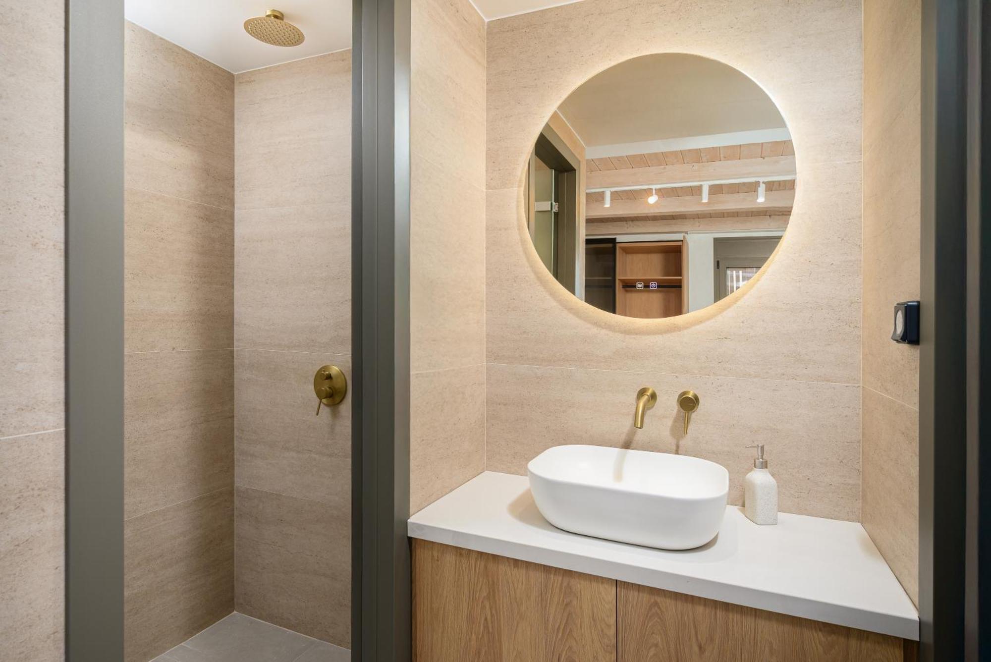 Villa Nicole - Private Pool & Rooftop Jacuzzi 헐소니소스 외부 사진